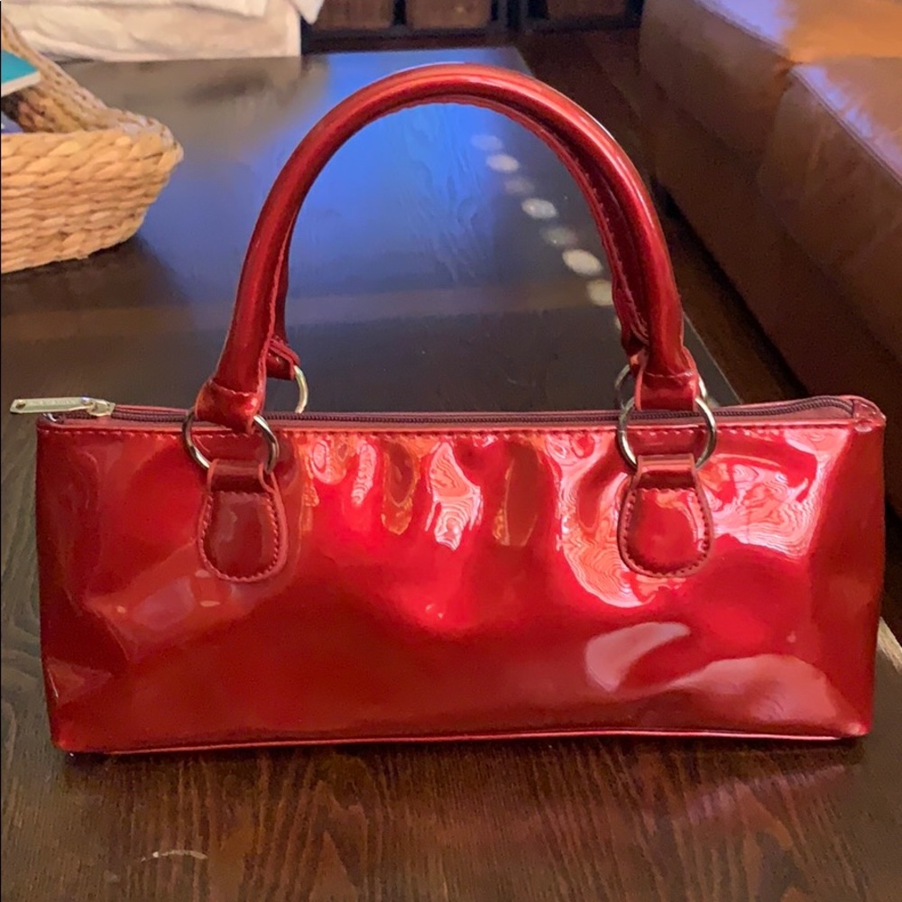 Red Patent Leather Tote...and wine holder! 🍷🍾